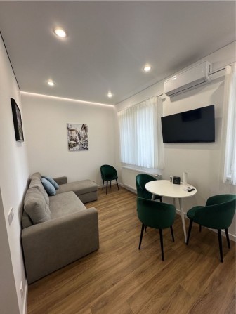 Оренда 1,5-кімнатної квартири в центрі, перша здача - фото 1