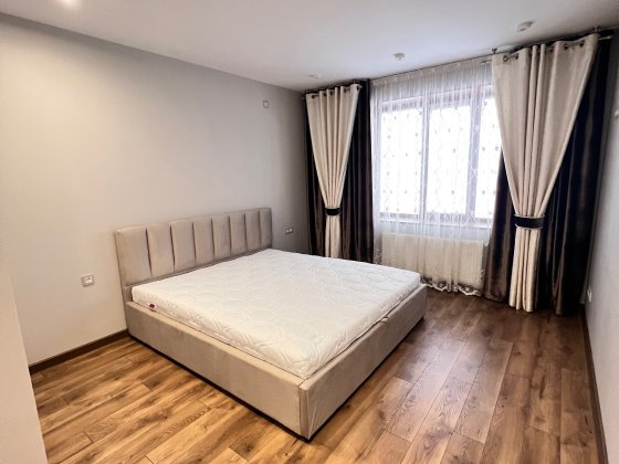 3кім біля КІНОПАЛАЦУ Рівне