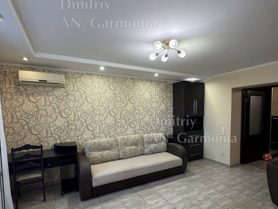 1-К Подол , В новом доме