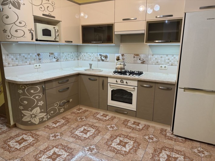 Оренда 2-к квартири неподалік центра - фото 1