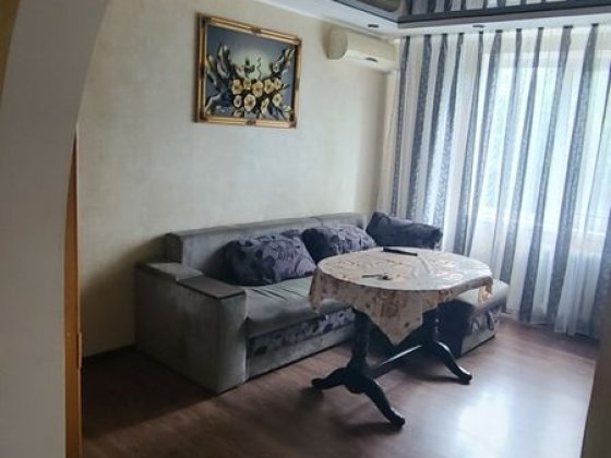 Здається 3 кімнатна квартира біля Терри . Кривой Рог