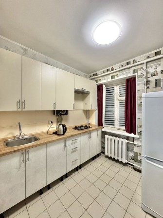 1-кімн. в Центрі міста з меблями, газовою колонкою і технікою, - фото 1