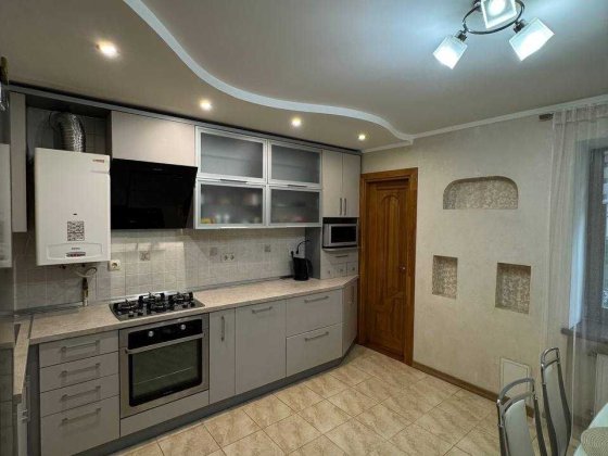 Довгостокова оренда дворівневої квартири в центрі Рівного