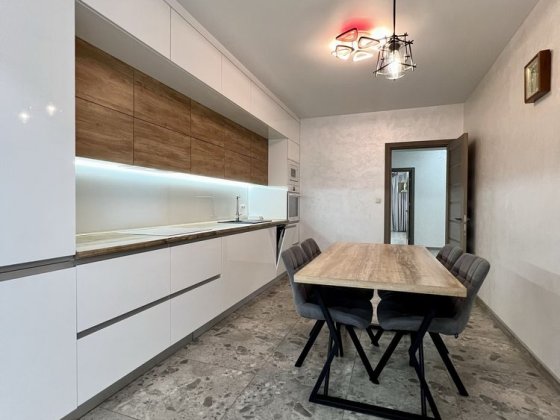 Перша здача! Оренда 2 кім 70м на 6 пов в самому центрі вул. Мельника Ивано-Франковск