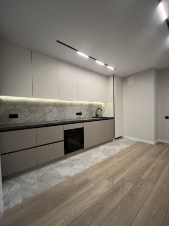 Перша здача, новобуд.в районі торг.Велес. - фото 1