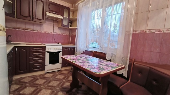 Здається в оренду затишна однокімнатна квартира на 129кв. - фото 1