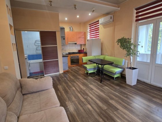 Сдам 2 ком .квартиру на Дзержинке. Кривой Рог