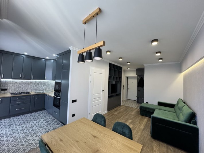 Довготривала оренда 1,5 кімнатної квартири в центрі міста, обжитий буд - фото 1