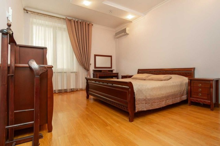 Оренда просторої 3 кім.квартири в самому серці міста - фото 1