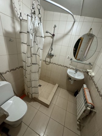 Свободна!Мини двушка в районе института связи!Берем с животными! - фото 1