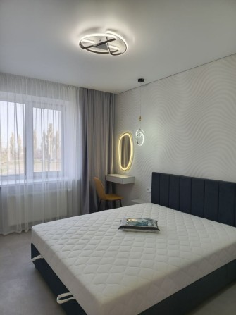 Оренда 1-кімнатної квартири в ЖК ,, Синергія Light", вул. Соборна.
Пов - фото 1