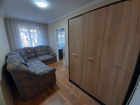 Оренда 2 - км.,, київки" на вул. Н.Сотні, район їдальні ,, Екватор " Чернівці