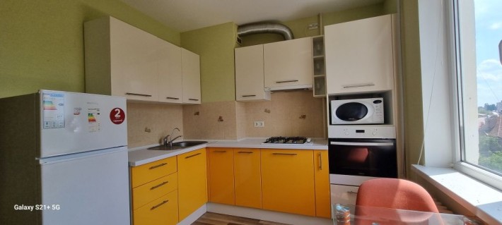 Сучасна однокімнатна квартира в центрі міста Херсон . Ліфт працює . - фото 1