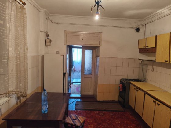 Здається 1 кім. квартира по вул. Синагоги( Барбюса) ц5000гр Черновцы