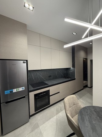 ДИЗАЙНЕРСЬКА 1-кім VIP квартра Дзержика(р-нЛАЗНІ)(7хв до ТЦ МАЙДАН) - фото 1