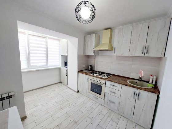 Здається 2 км кв 3/5пов. Р-н Автовокзала вул. Комарова Свіжий єврорем Чернівці