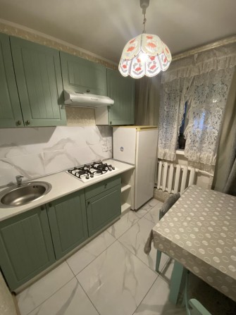 Сдам 1 комнатную квартиру на Революции Достоинства - фото 1