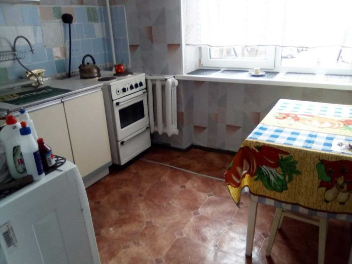 Візьму на квартиру сім'ю без дітей і без тварин. Парковий проїзд 10а - фото 1