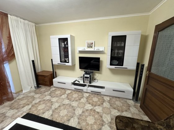 Здається в самому центрі класна простора 2-кімнатна квартира! Черкаси