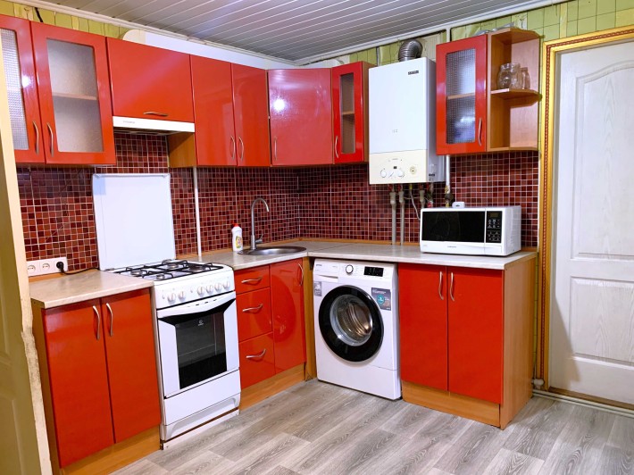 Вільна! Центр Міста! ТРЦ "Конкорд". Квартира з Власним, Окремим Двором - фото 1