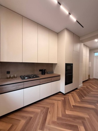 Оренда розеішної квартри у центрі міста - фото 1