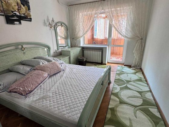 Трикімнатна на Героів Майдану Чернівці