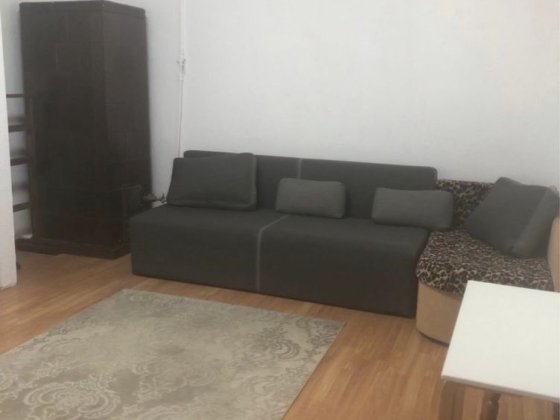 Здається 1 кім р-н  Центральної площі Черновцы