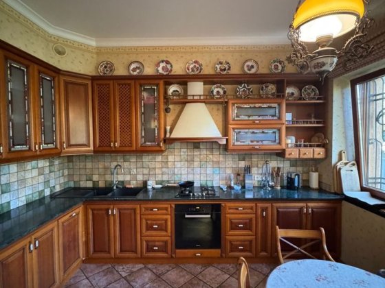 Оренда 4-кімн. квартири в центрі міста Черновцы