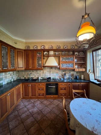 Оренда 4-кімн. квартири в центрі міста - фото 1