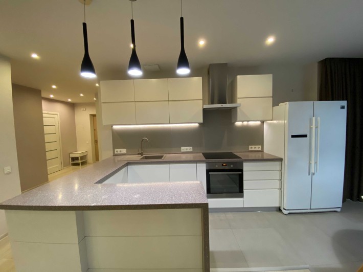 ЖК Відпочинок БЕЗ % Анатолія Петрицького 21 А метро "Житомирська" - фото 1