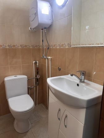 Здам як 1к.квартиру на Космонавтів для однієї або двох людей - фото 1