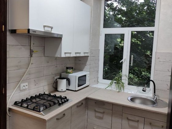 Оренда СВІЖОЇ 1 кімнатної, вул.ЗАВОДСЬКА (ДРІЖЗАВОД), є МІСЦЕ під авто Чернівці