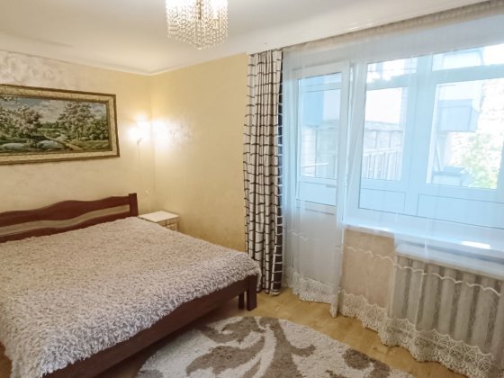 Оренда 3 км квартири в районі Майдану. Черновцы