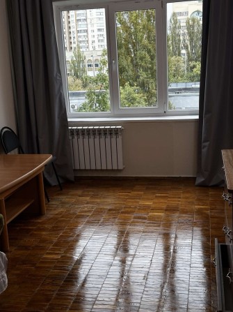 Івасюка  27А   Однокімнатна  після  косметичного  ремонту. - фото 1