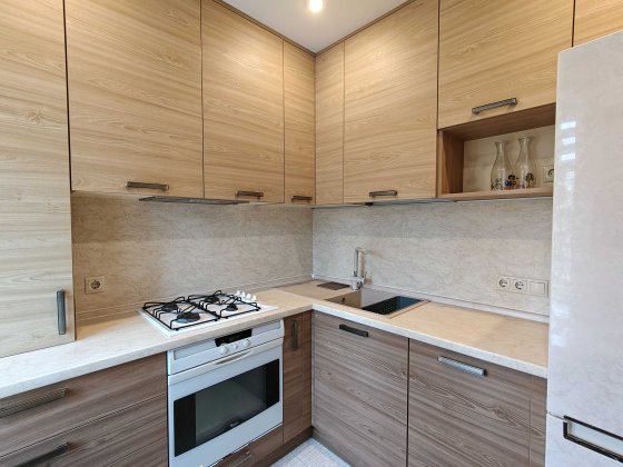 метро Либідська, метро Звіринецька 5-15мин. Пішки. 2-х. кім.  Центр Київ