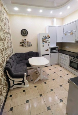 Здається в  аренду  2к квартира в р-ні 700 річчя, біля 15 школи - фото 1