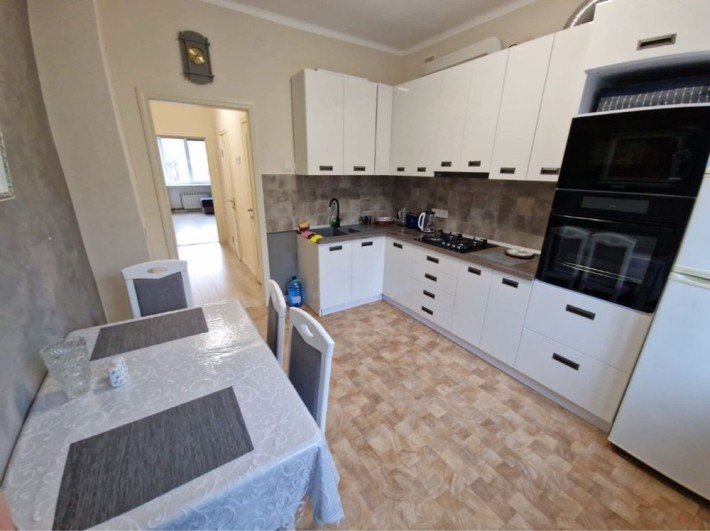 Оренда 3-кімн квартири на проспекті Свободи - фото 1