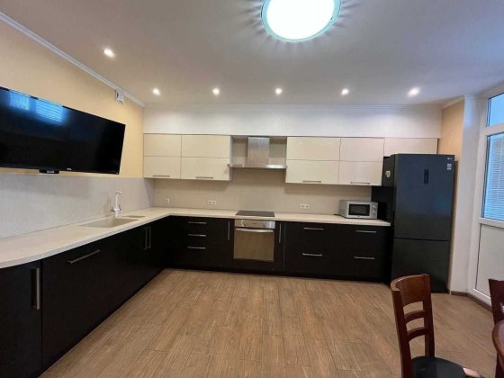 Здам в оренду простору квартиру м. Осокорки 5 хв вул.Єлизавети Чавдар Київ