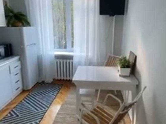 2-кімнатна квартира біля метро Нивки, з ремонтом та меблями. Киев