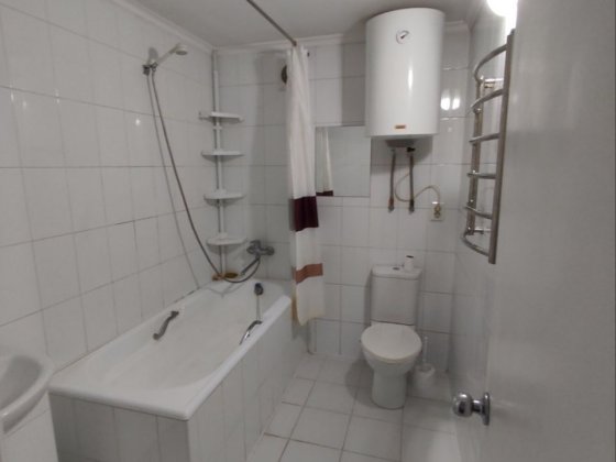 Здається простора 2 кімната квартира біля ЖД Черкаси