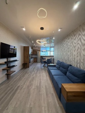 Сдам 4 ком квартиру в ЖК Панорама. Центр низкий этаж паркинг - фото 1