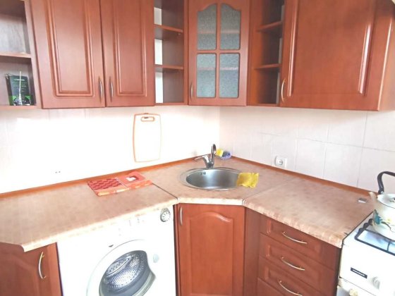 1-кім. Святошинський район бульвар Жуля Верна 13В Обойний ринок. Метро