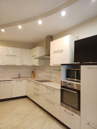 Продаж 3-к квартири вул. Дмитрівська 75 - фото 1