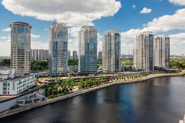 Продаж 2-к квартири вул. Дніпровська набережна 14а - фото 1