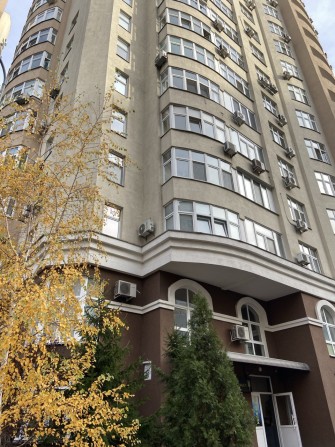 Продаж 2 кімнатної квартири по вулиці Драгоманова 40з, метро Позняки - фото 1