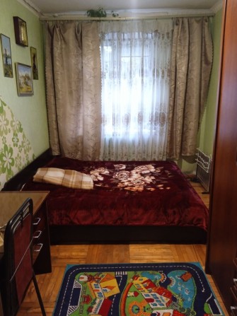 Окрема кімната. Вже з комунальними. Космонавтів. - фото 1