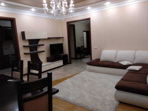 Срібнокільська 3а, оренда 3-х кімнатої квартири , метро Позняки Киев