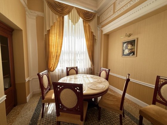 Оренда 4 кімнатної квартири Хрещатик Заньковецької Киев