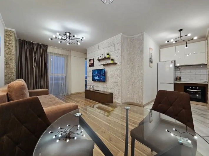 Лайтхаус  ул. Акинфеева 30А парк Шевченко центр нагорка - фото 1