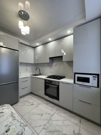 Здам в оренду 1-к квартиру на Чарівній - фото 1